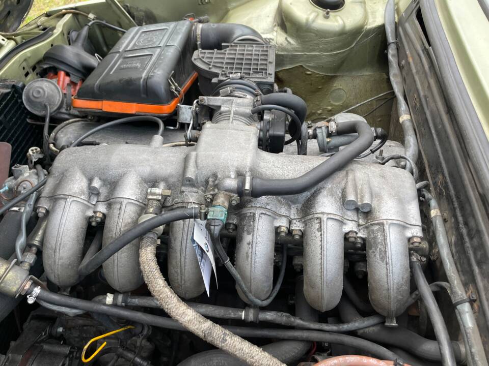 Image 74/100 de BMW 528i (1980)