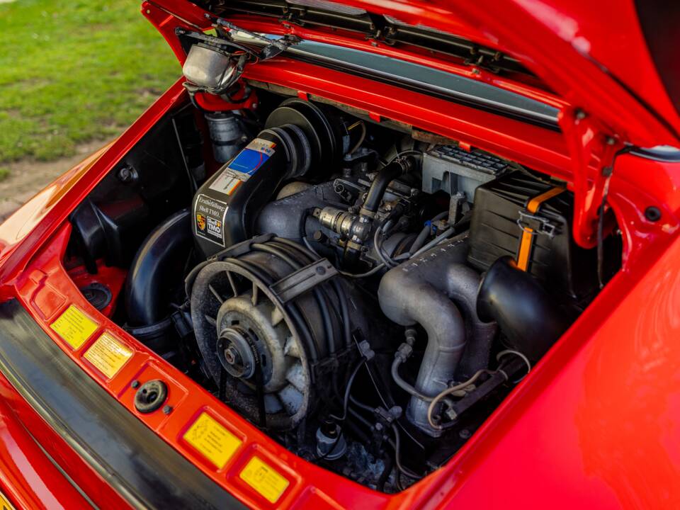 Bild 43/50 von Porsche 911 Carrera 3.2 (1989)