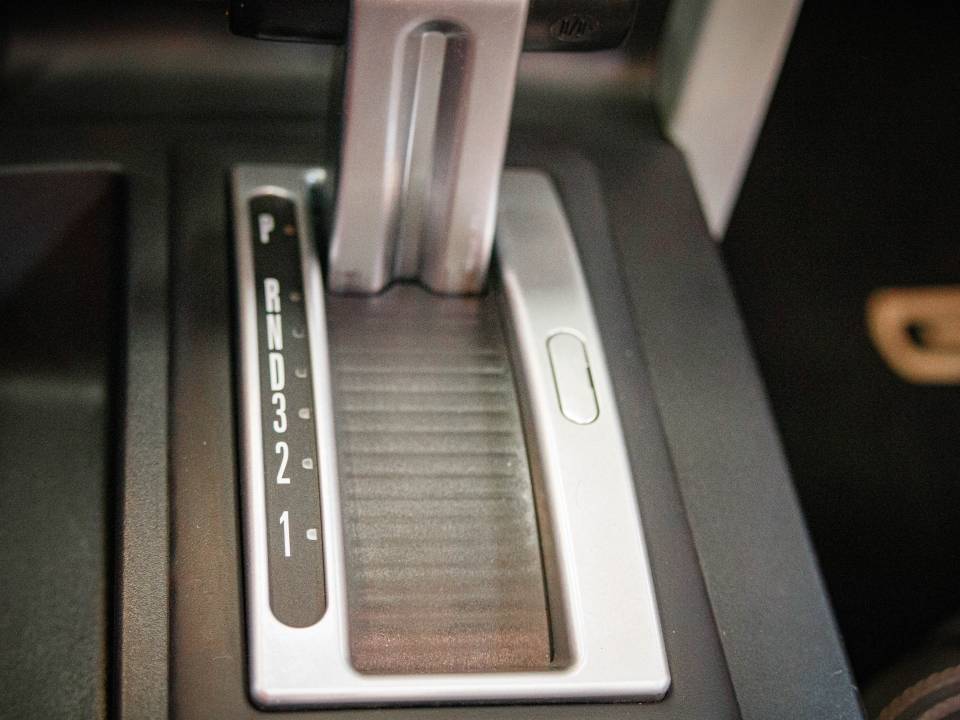 Image 42/49 of Ford Mustang GT (2006)