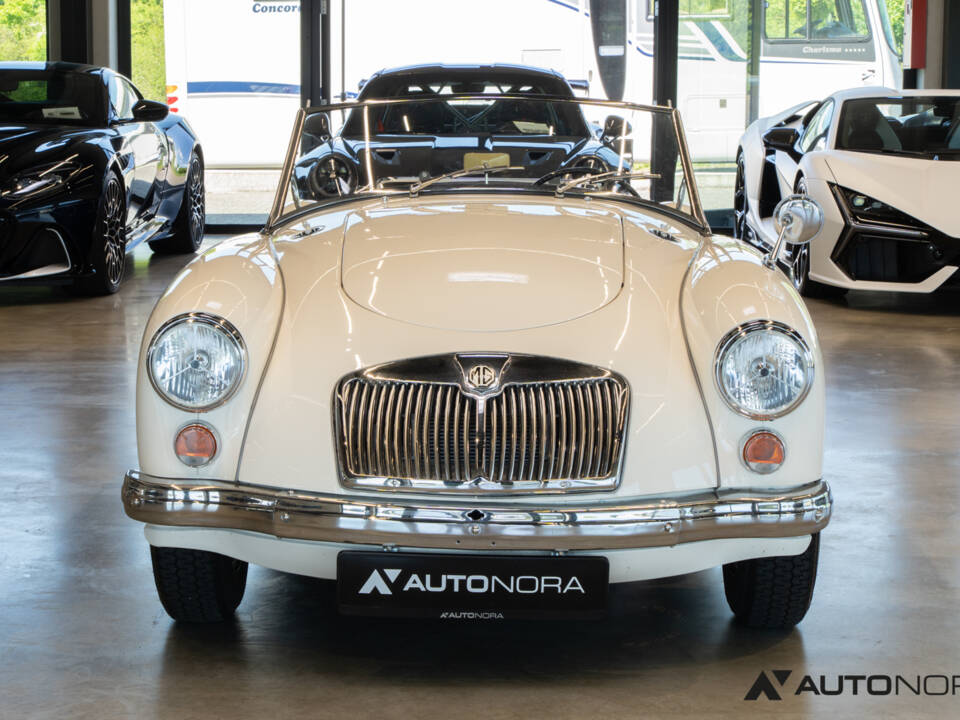 Image 5/65 of MG MGA 1600 (1960)