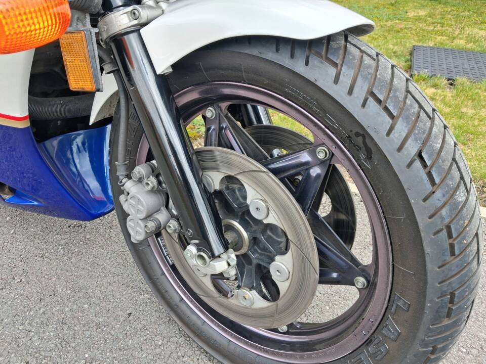 Immagine 8/14 di Honda VF 1000RG (1987)