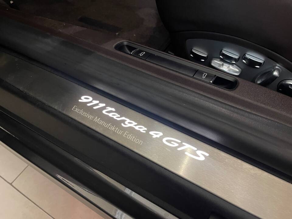 Afbeelding 15/20 van Porsche 911 Targa 4 GTS (2019)
