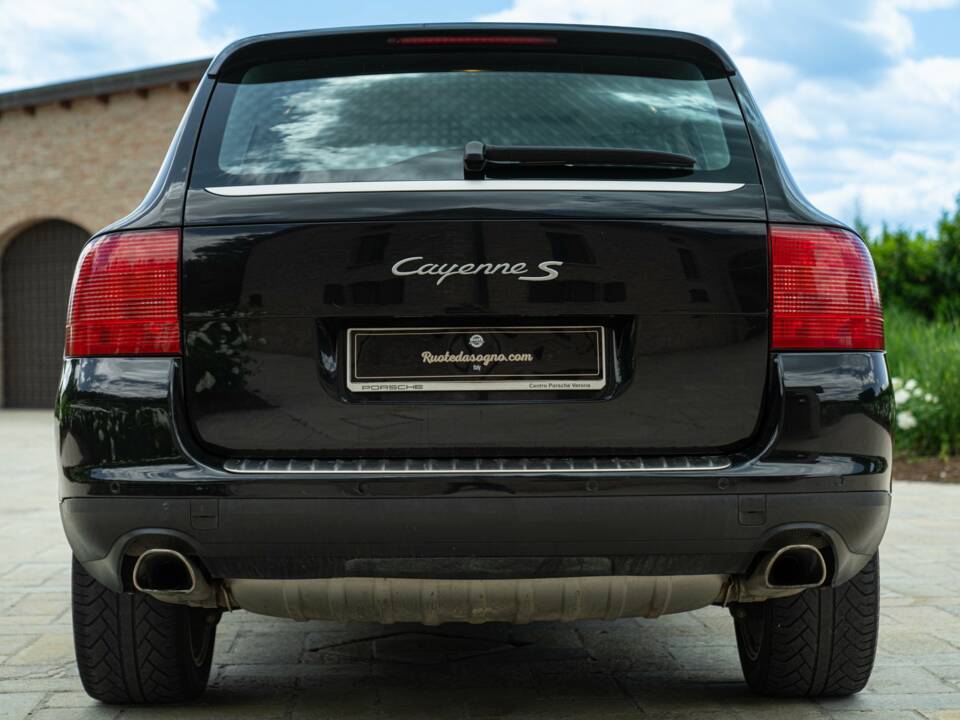 Image 8/50 of Porsche Cayenne S (2003)