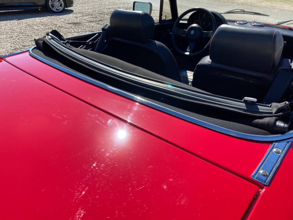 Image 21/56 of Alfa Romeo 2.0 Spider (1986)