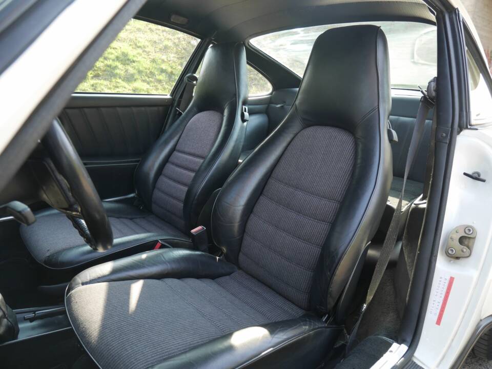 Afbeelding 16/20 van Porsche 911 Carrera 3.2 (1985)