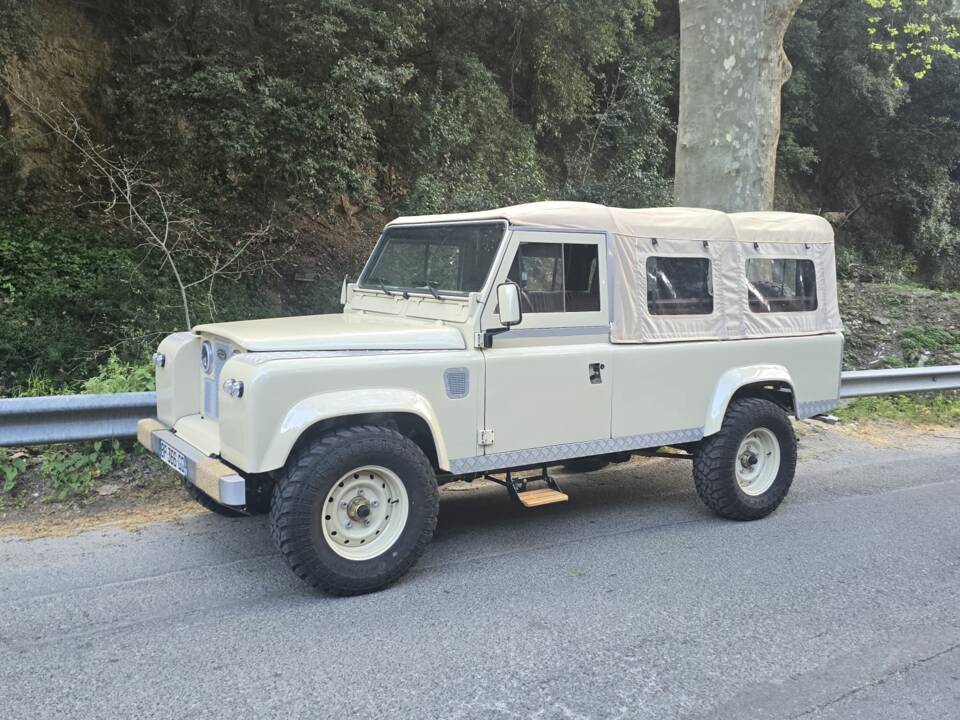 Bild 45/57 von Land Rover 110 (1989)