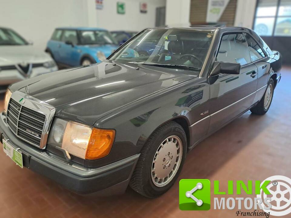 Image 4/10 of Mercedes-Benz 300 CE-24 (1990)