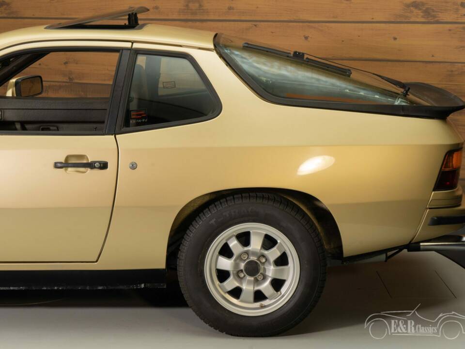 Image 8/8 of Porsche 924 (1983)
