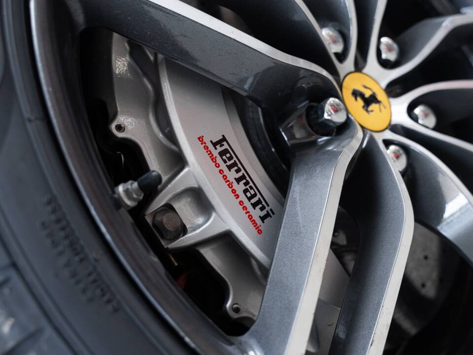 Image 45/47 of Ferrari FF (2015)