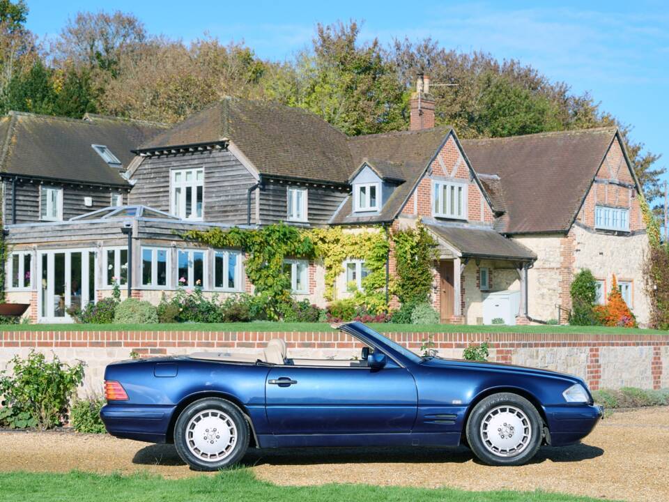 Image 19/50 of Mercedes-Benz SL 280 (1996)