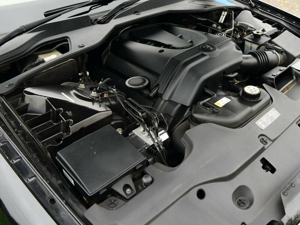 Image 31/50 of Jaguar XJ 8 4.2 (2008)
