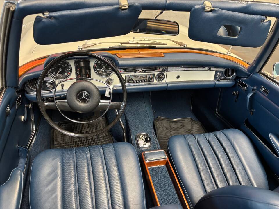 Immagine 10/25 di Mercedes-Benz 280 SL (1968)