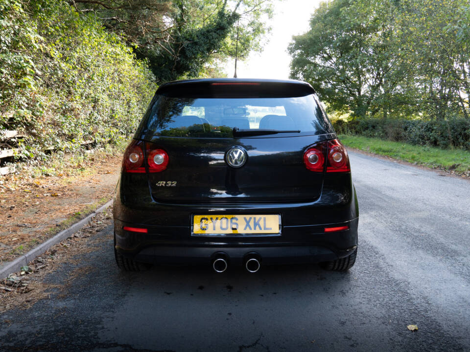 Imagen 4/18 de Volkswagen Golf V 3.2 R32 (2006)