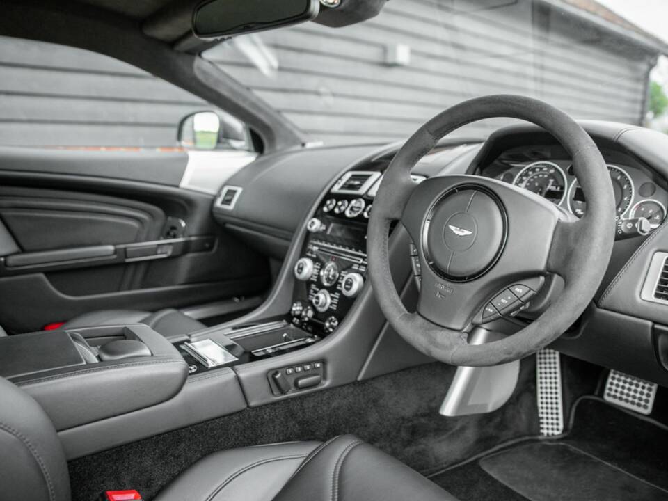 Image 45/50 of Aston Martin DBS (2011)