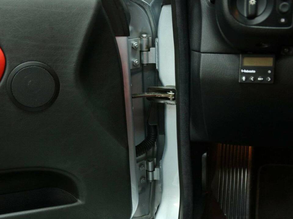 Immagine 11/50 di BMW 328i (1997)