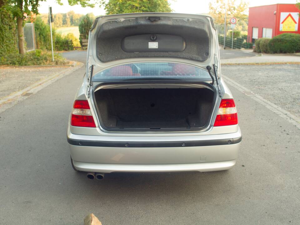 Afbeelding 38/58 van BMW 330i (2002)