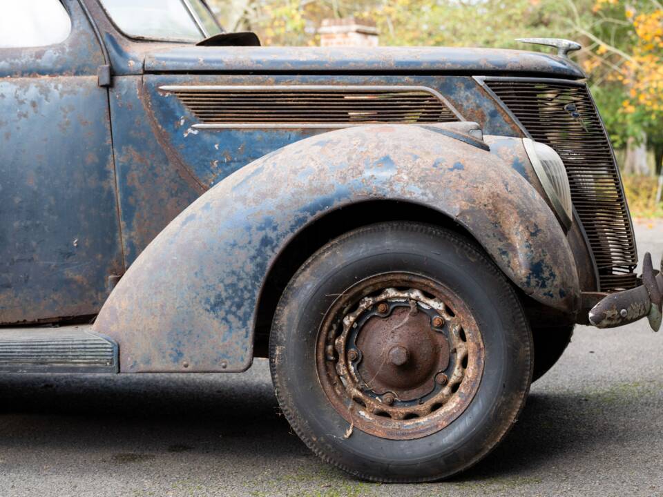 Image 12/134 of Ford V8 (1937)