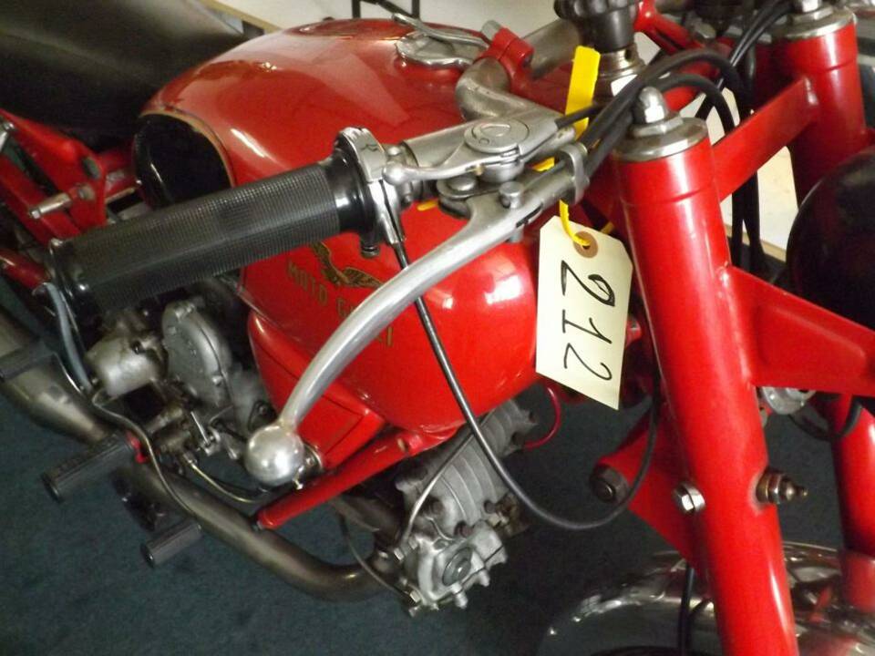 Immagine 9/35 di Moto Guzzi Falcone Turismo (1973)