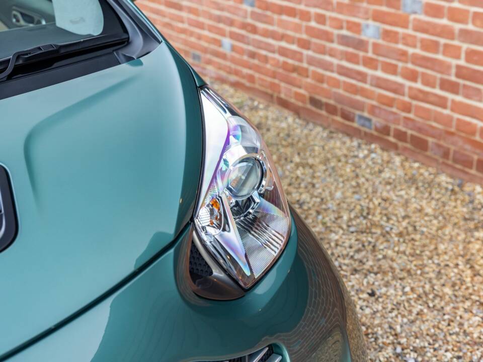 Image 42/50 of Aston Martin Cygnet (2013)