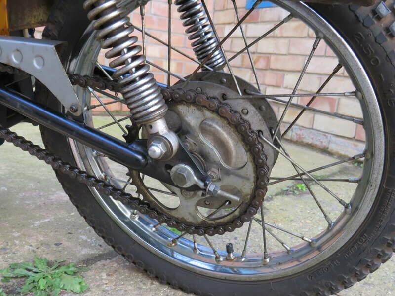 Bild 28/32 von Yamaha DUMMY (1972)