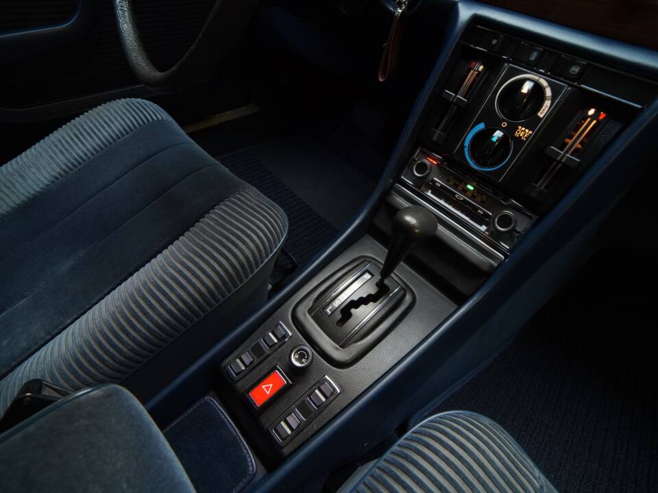 Bild 34/95 von Mercedes-Benz 450 SEL 6,9 (1976)