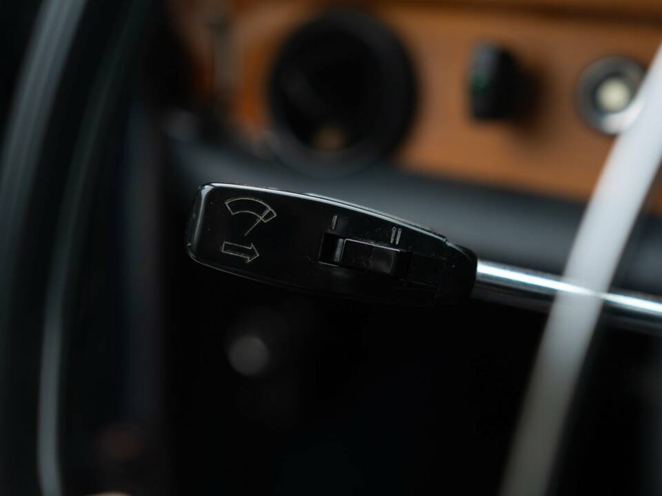 Image 32/50 of Mercedes-Benz 300 SEL 3.5 (1973)