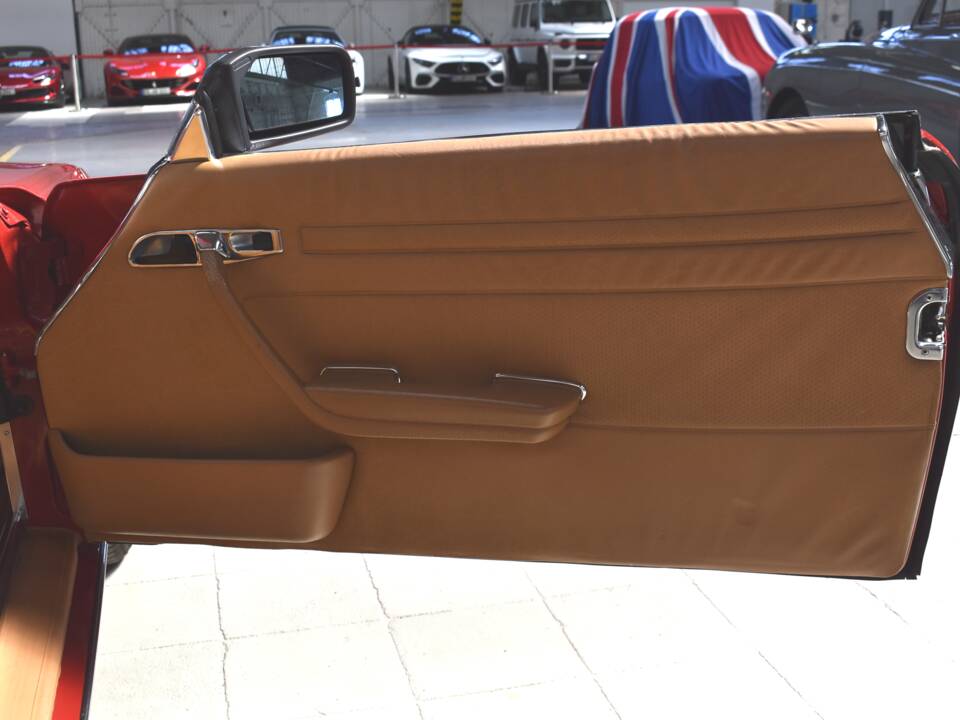 Image 46/94 of Mercedes-Benz 560 SL (1988)