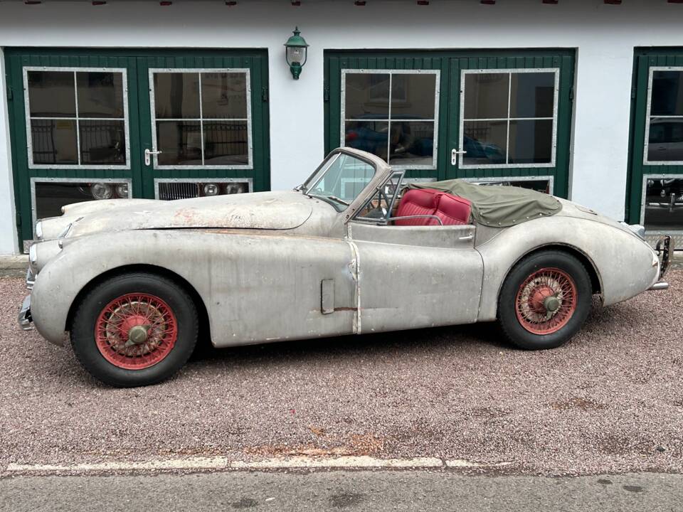 Image 7/16 of Jaguar XK 120 DHC (1950)