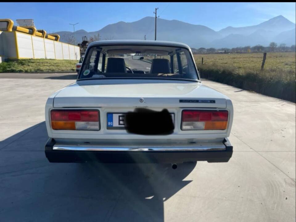 Image 9/17 of Lada 2107 (1988)
