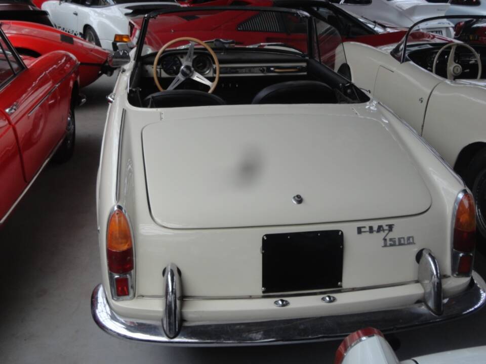 Bild 21/22 von FIAT 1500 S (1961)