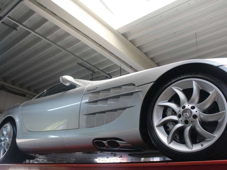 Bild 18/50 von Mercedes-Benz SLR McLaren (2006)