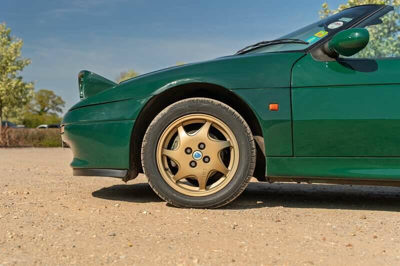 Image 27/50 of Lotus Elan (1991)