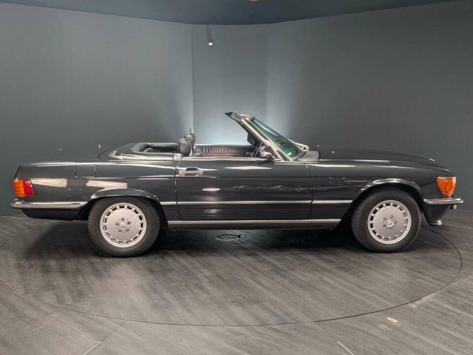 Image 10/50 of Mercedes-Benz 300 SL (1989)