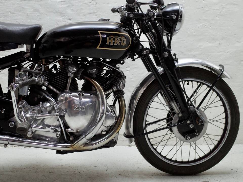 Image 3/24 of Vincent Rapide C (1949)