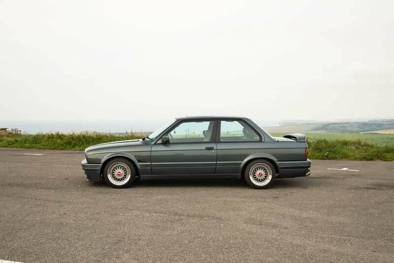 Image 31/50 of BMW 325i (1990)
