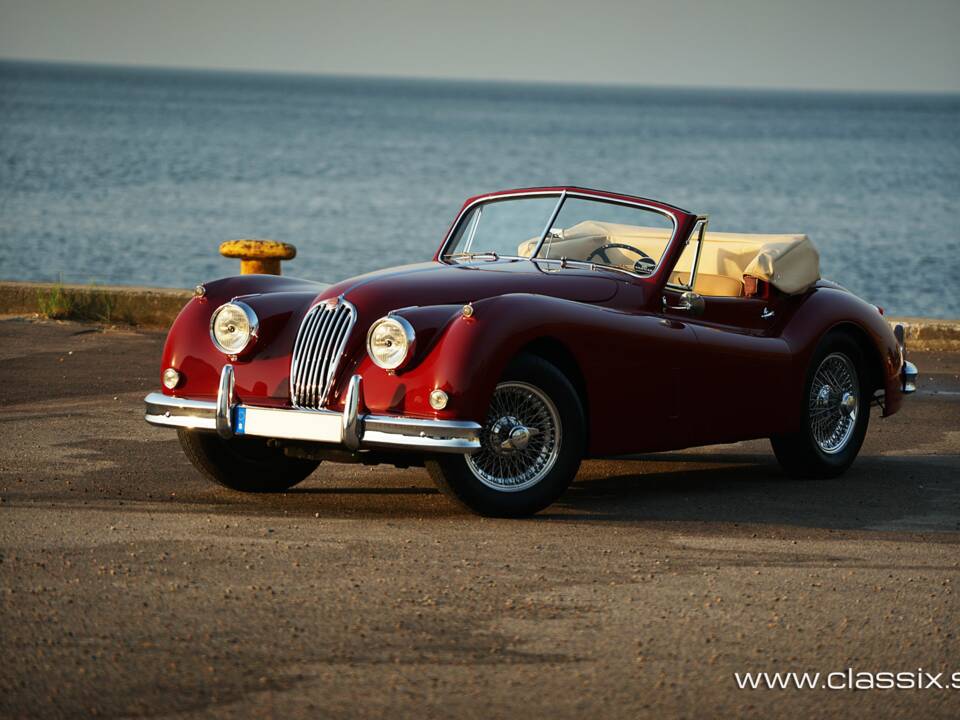 Image 18/28 of Jaguar XK 140 SE DHC (1955)