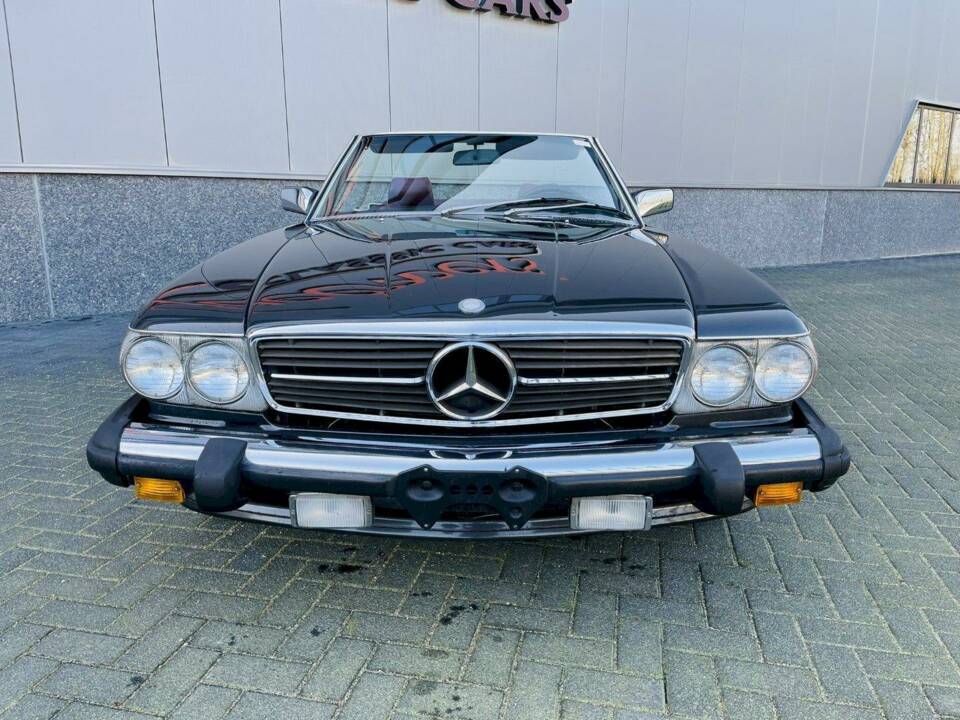 Image 6/32 de Mercedes-Benz 560 SL (1987)