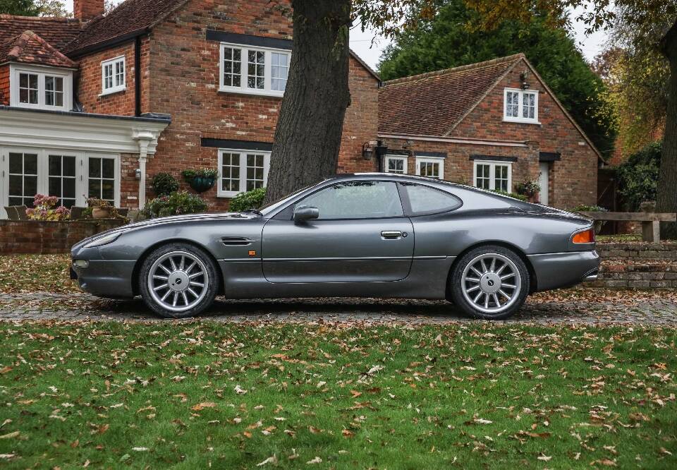 Image 4/34 of Aston Martin DB 7 (1999)