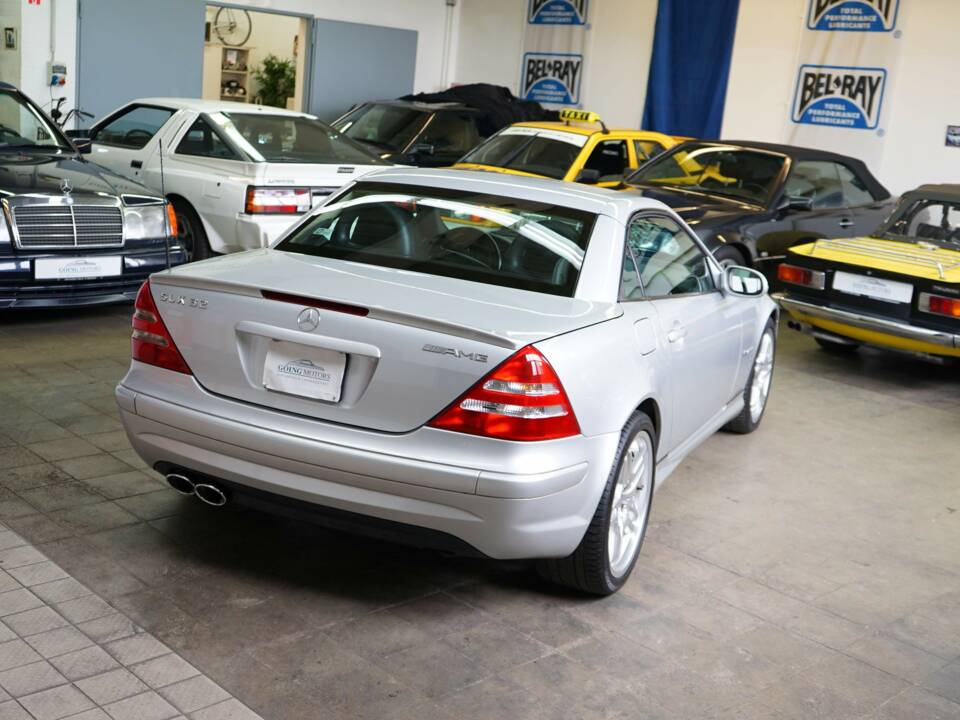 Immagine 16/50 di Mercedes-Benz SLK 32 AMG (2002)