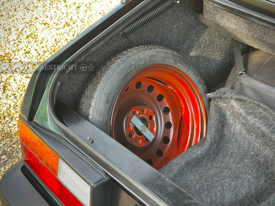 Image 68/100 of Saab 900 S (1993)