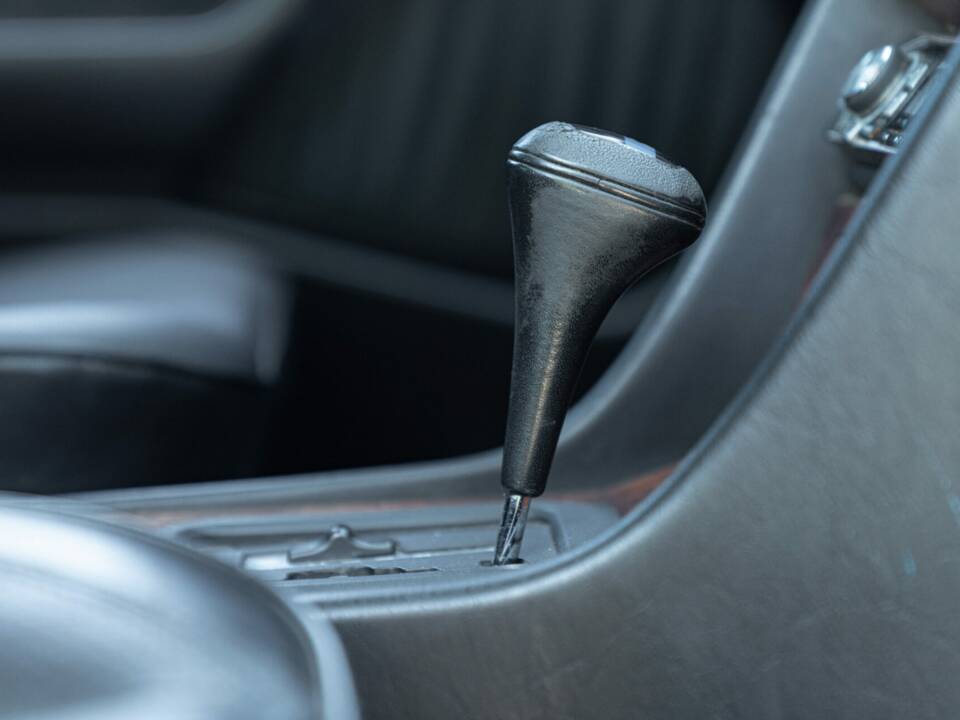 Immagine 32/44 di Mercedes-Benz 200 TE (1992)