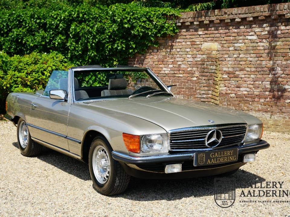 Image 24/50 of Mercedes-Benz 380 SL (1985)