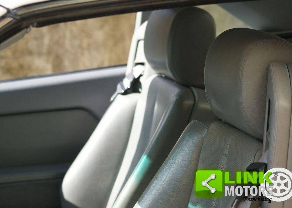 Image 16/50 of Mercedes-Benz 300 SL-24 (1989)