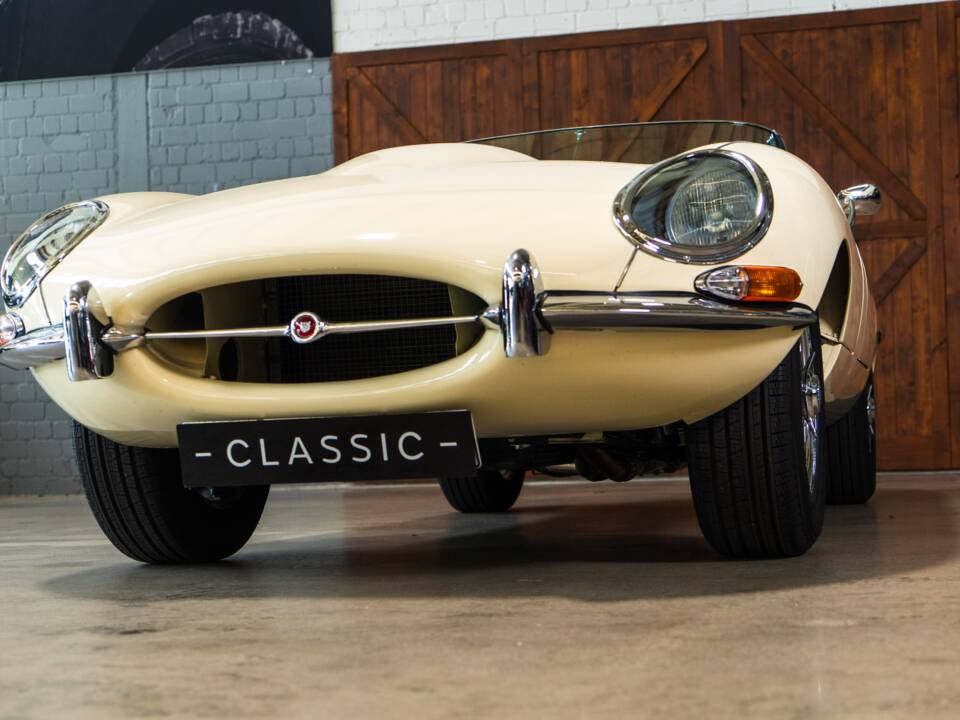 Afbeelding 17/28 van Jaguar E-Type 3.8 (1963)