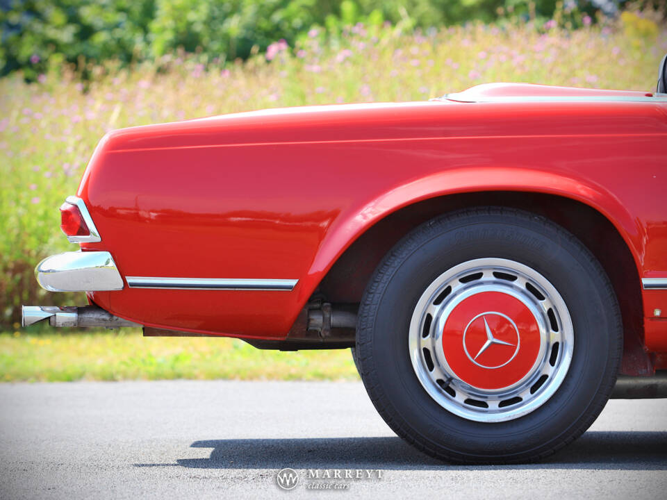 Image 16/70 of Mercedes-Benz 280 SL (1969)
