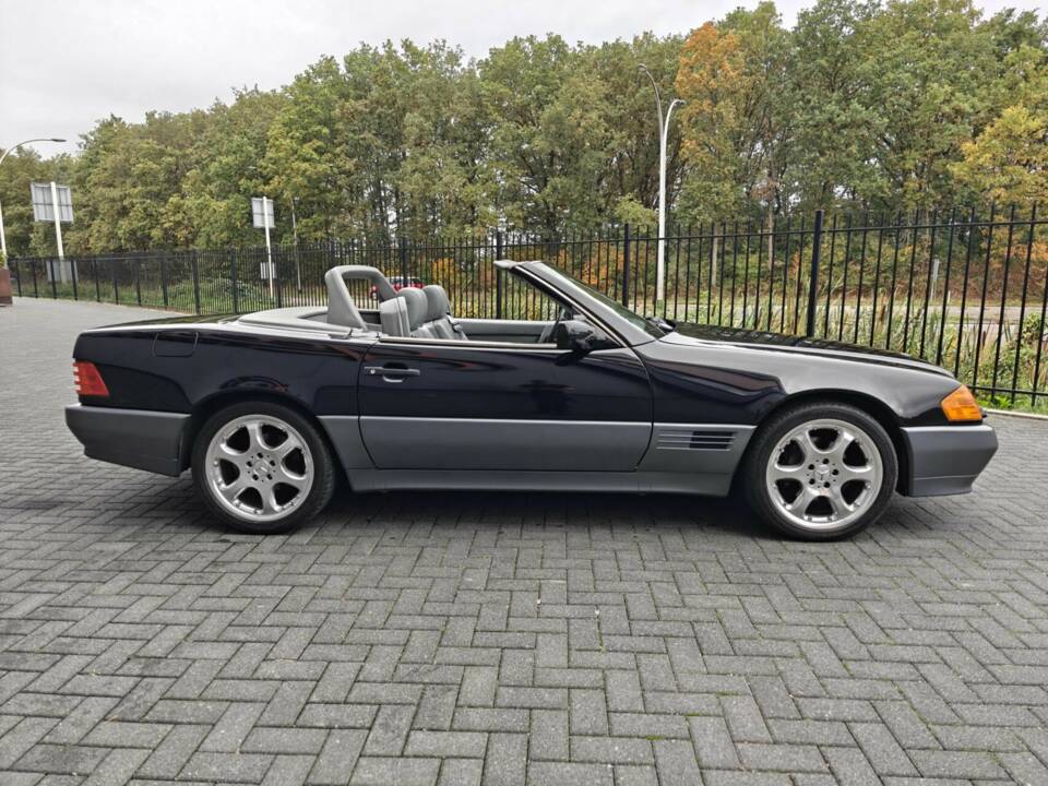 Image 11/50 de Mercedes-Benz 500 SL (1991)