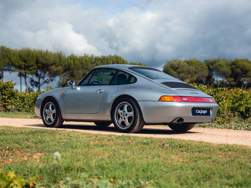 Image 2/15 of Porsche 911 Carrera 4 (1994)