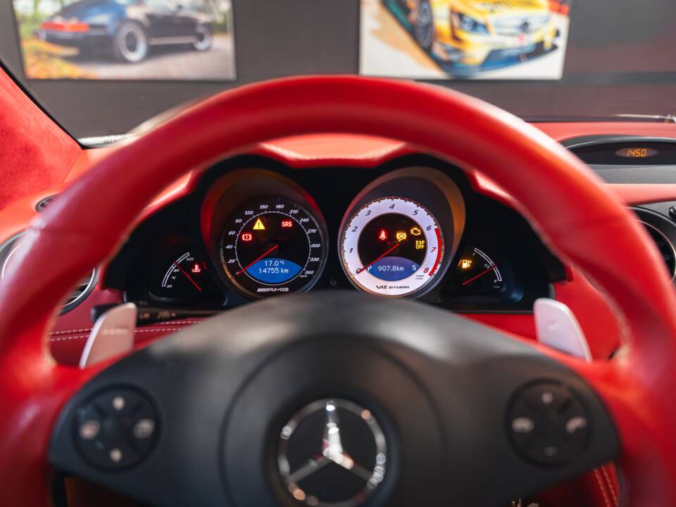 Afbeelding 45/47 van Mercedes-Benz SL 65 AMG Black Series (2010)