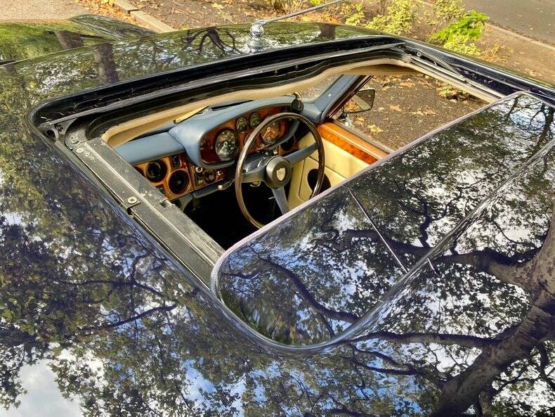 Image 25/42 of Bristol 411 Mk. V (1975)