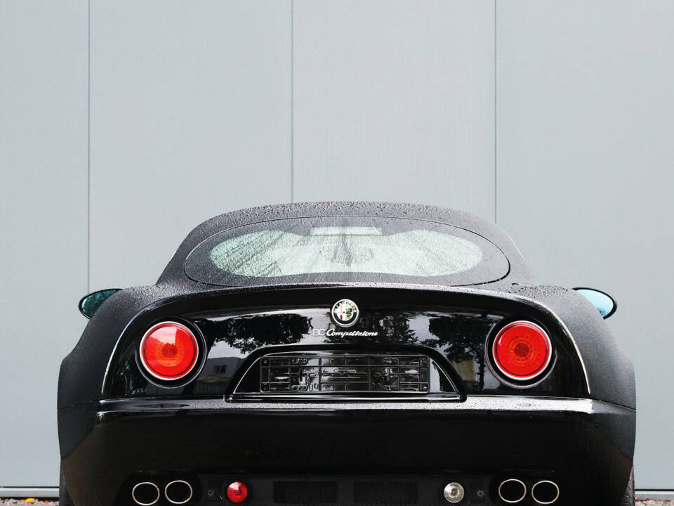 Image 30/58 of Alfa Romeo 8C Competizione (2008)